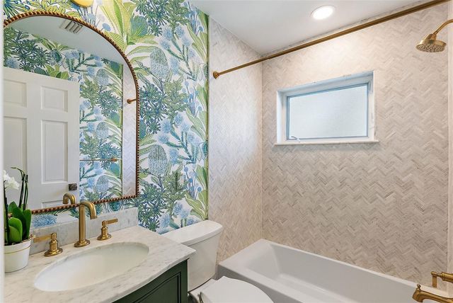 1112 38TH AVENUE NE, St Petersburg, FL 33704