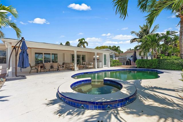 1112 38TH AVENUE NE, St Petersburg, FL 33704