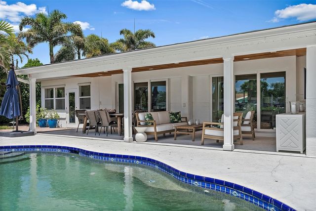 1112 38TH AVENUE NE, St Petersburg, FL 33704