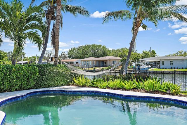 1112 38TH AVENUE NE, St Petersburg, FL 33704