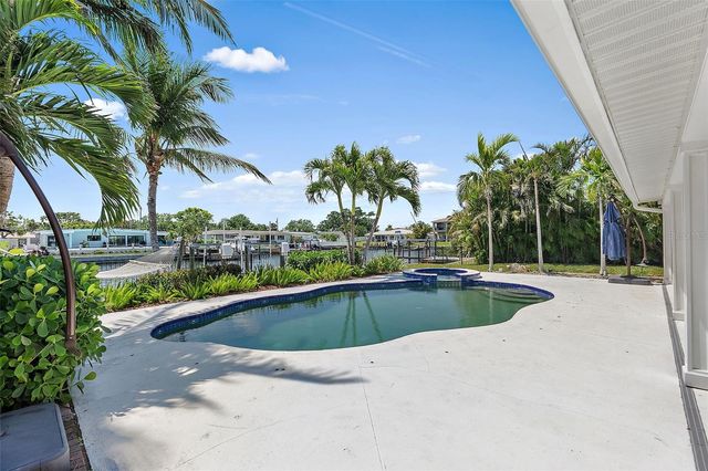 1112 38TH AVENUE NE, St Petersburg, FL 33704