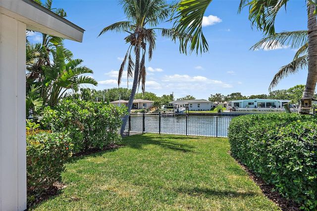 1112 38TH AVENUE NE, St Petersburg, FL 33704