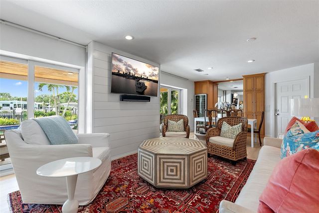 1112 38TH AVENUE NE, St Petersburg, FL 33704