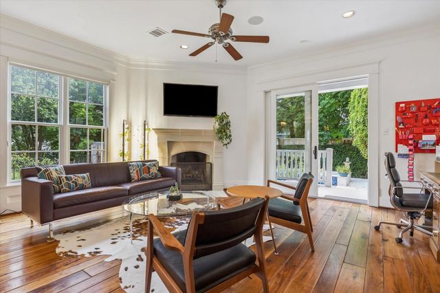 1819 Banks Street, Houston, TX 77098