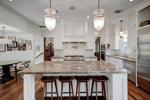 1819 Banks Street, Houston, TX 77098