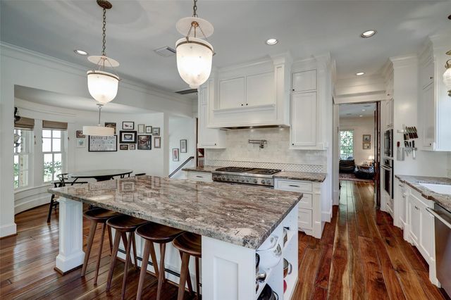 1819 Banks Street, Houston, TX 77098