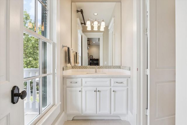 1819 Banks Street, Houston, TX 77098