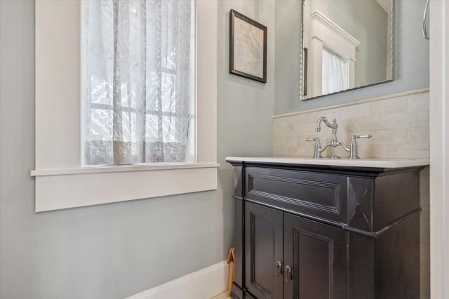 1819 Banks Street, Houston, TX 77098