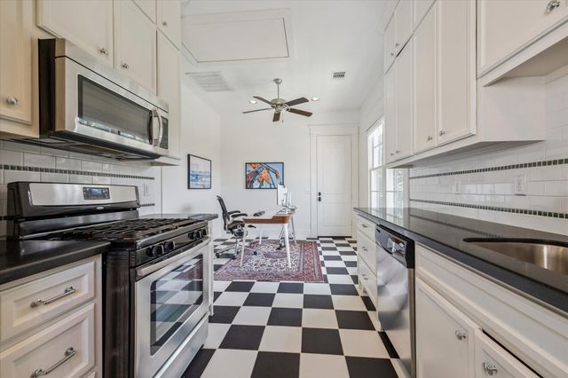 1819 Banks Street, Houston, TX 77098