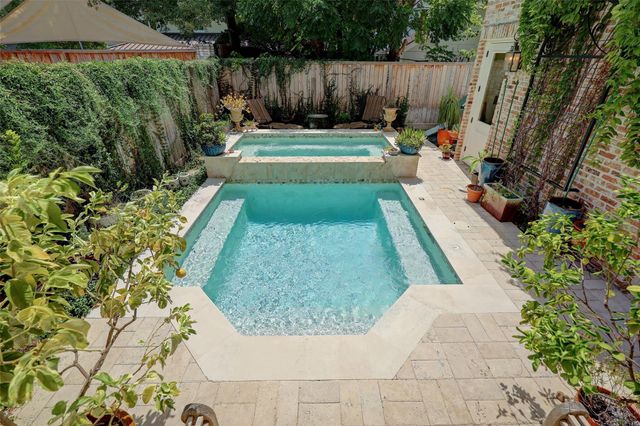 1819 Banks Street, Houston, TX 77098