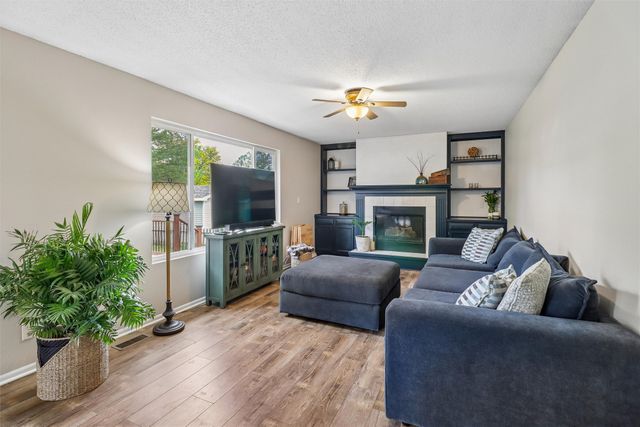 2915 SW Glenbrooke Boulevard, Ankeny, IA 50023