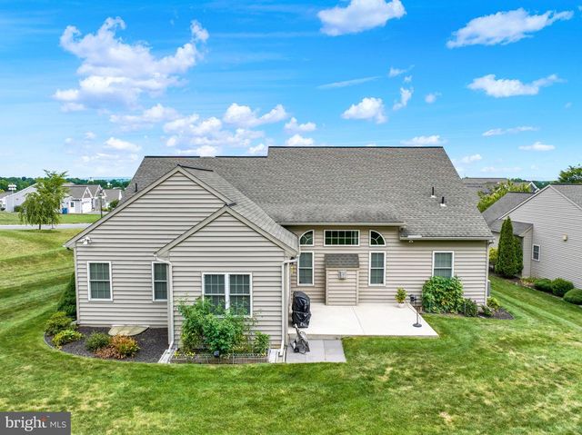 295 COPPER BEECH LN, Womelsdorf, PA 19567