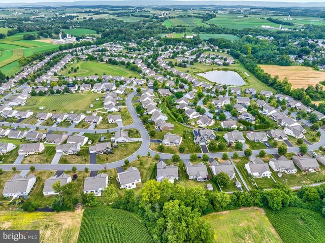 295 COPPER BEECH LN, Womelsdorf, PA 19567