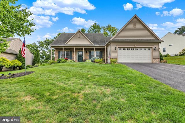 295 COPPER BEECH LN, Womelsdorf, PA 19567