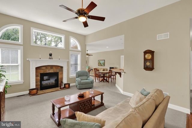 295 COPPER BEECH LN, Womelsdorf, PA 19567