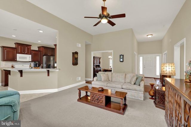295 COPPER BEECH LN, Womelsdorf, PA 19567