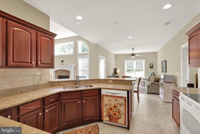 295 COPPER BEECH LN, Womelsdorf, PA 19567