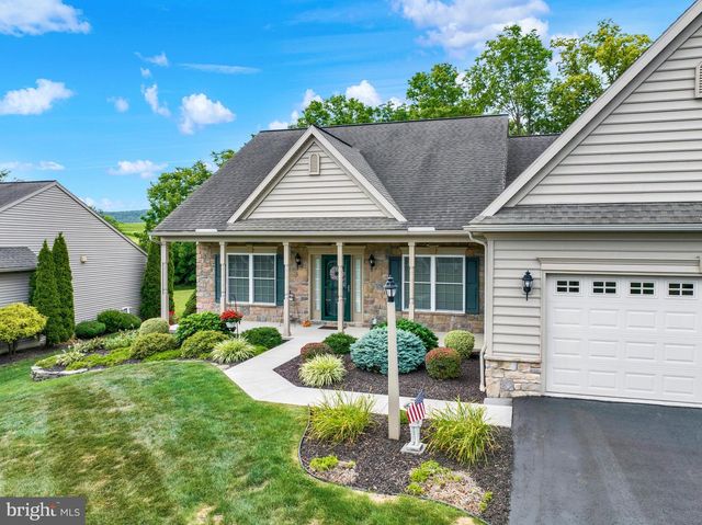295 COPPER BEECH LN, Womelsdorf, PA 19567