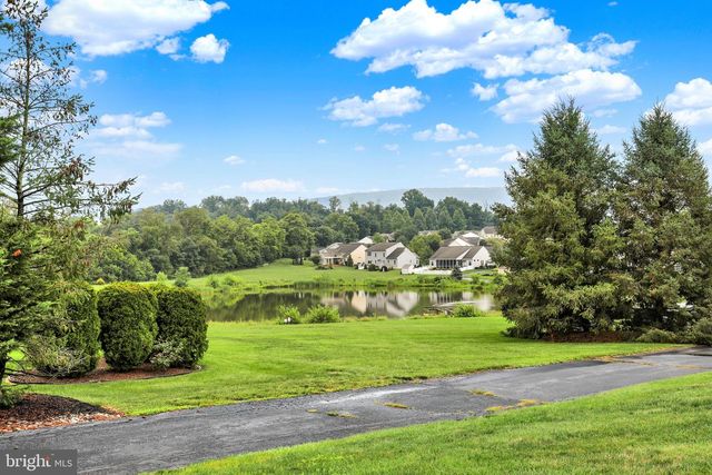 295 COPPER BEECH LN, Womelsdorf, PA 19567