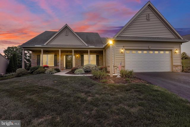 295 COPPER BEECH LN, Womelsdorf, PA 19567