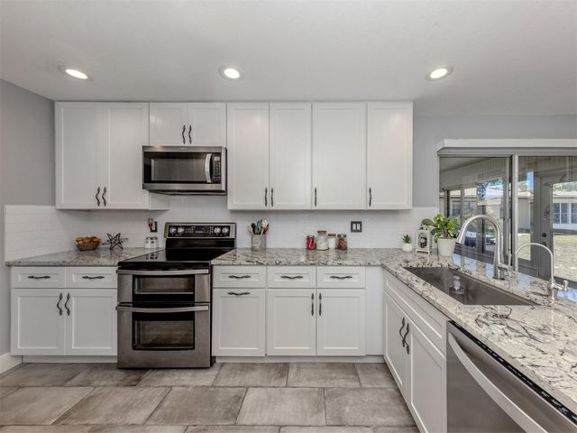 511 RUBENS DRIVE 511, Nokomis, FL 34275