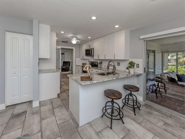 511 RUBENS DRIVE 511, Nokomis, FL 34275