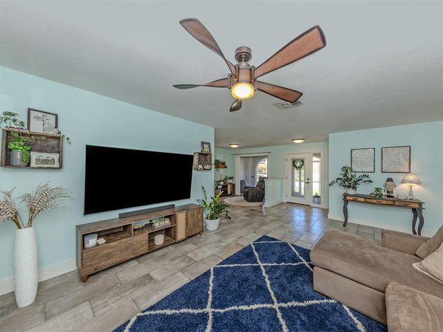 511 RUBENS DRIVE 511, Nokomis, FL 34275