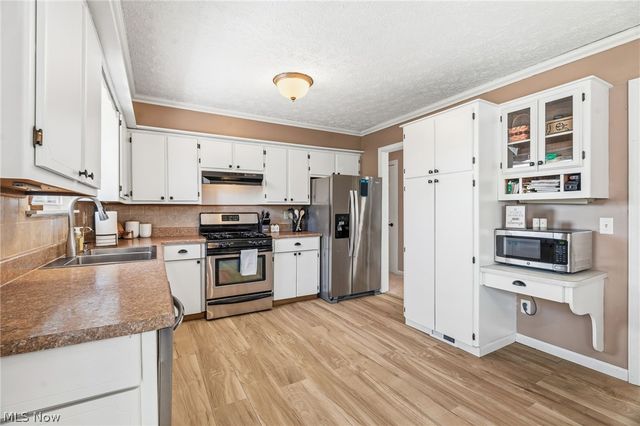 2858 Lombardi Avenue SW, Canton, OH 44706