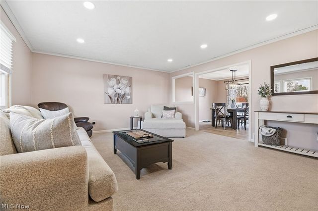 2858 Lombardi Avenue SW, Canton, OH 44706