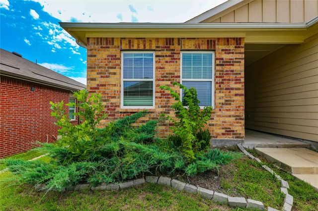 746 Wilshire Drive, Lavon, TX 75166