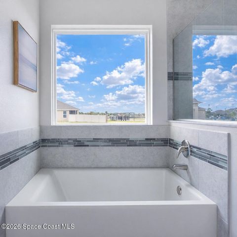 2423 Pinwherry Street NW, Palm Bay, FL 32907