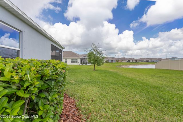 2423 Pinwherry Street NW, Palm Bay, FL 32907