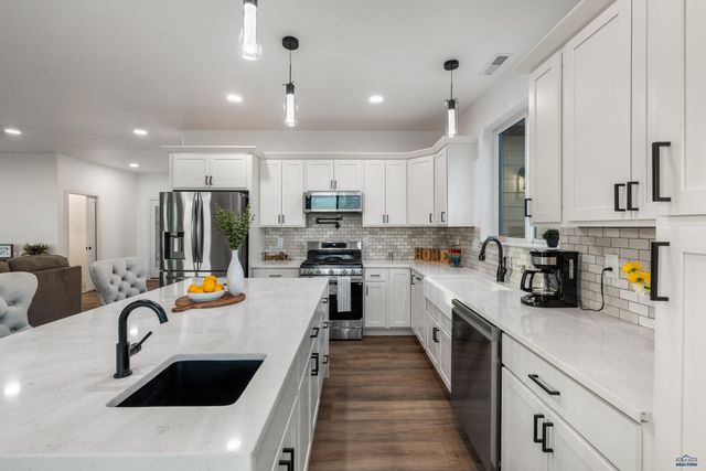 13307 SUNUP LN, Hot Springs, SD 57747