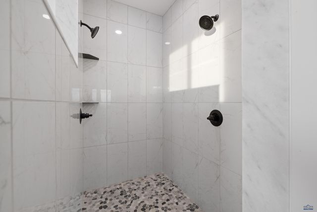 13307 SUNUP LN, Hot Springs, SD 57747