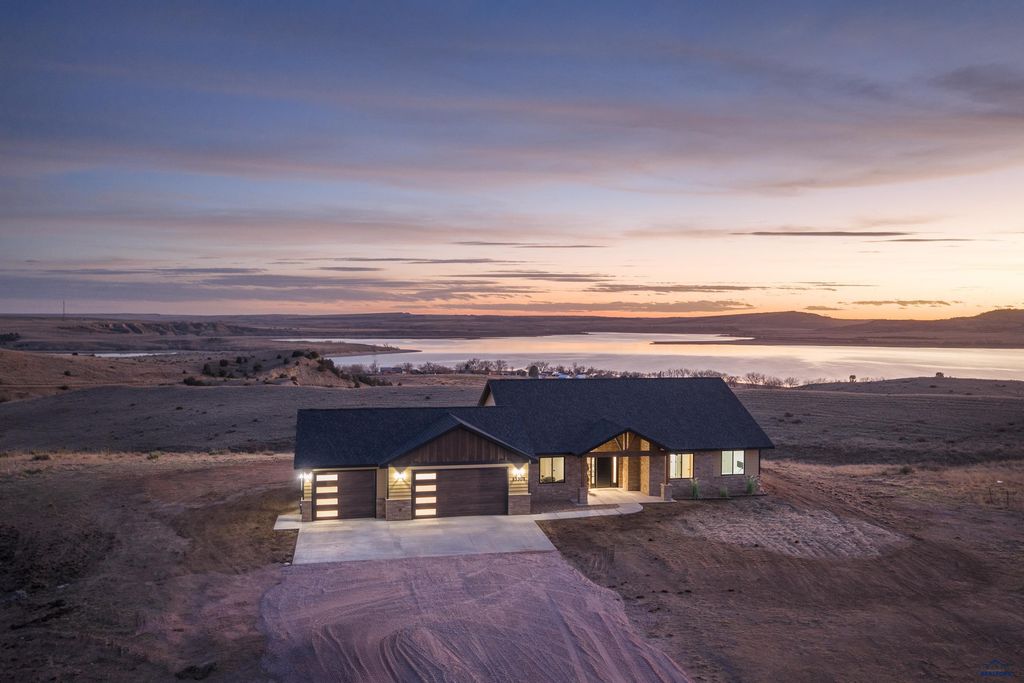 13307 SUNUP LN, Hot Springs, SD 57747