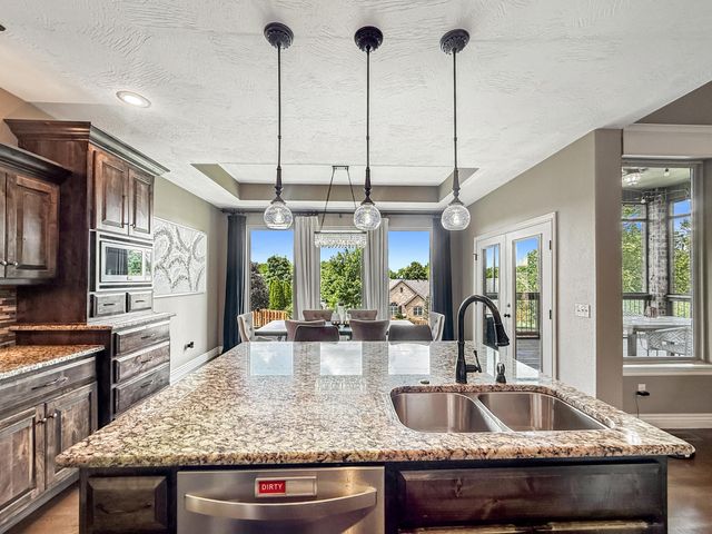 827 E Beaufort Street, Nixa, MO 65714