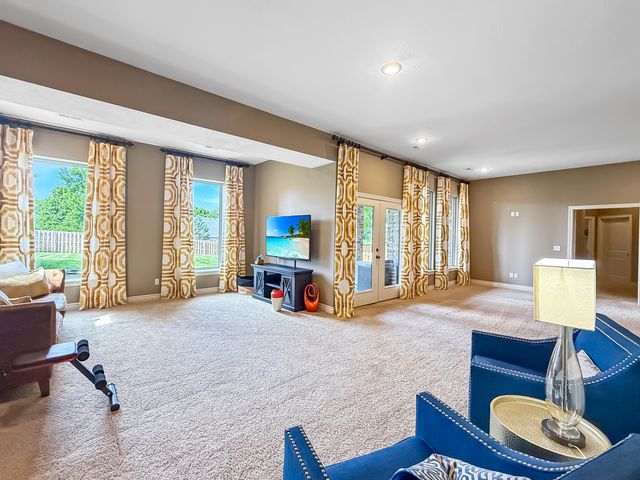 827 E Beaufort Street, Nixa, MO 65714