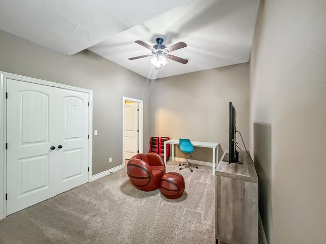 827 E Beaufort Street, Nixa, MO 65714