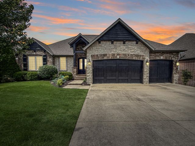 827 E Beaufort Street, Nixa, MO 65714