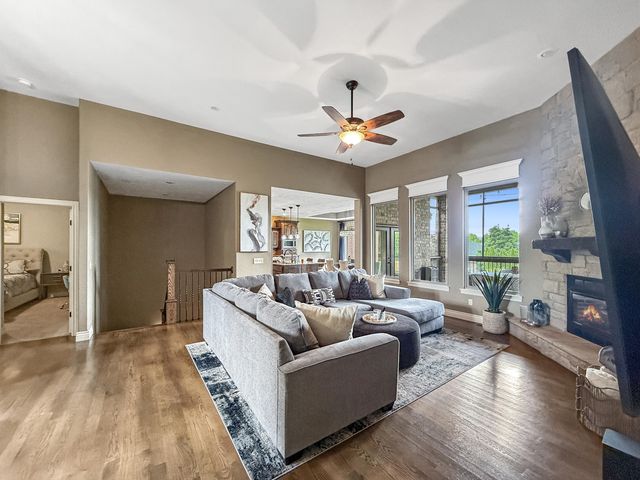 827 E Beaufort Street, Nixa, MO 65714