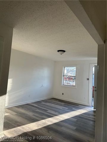 700 N 12TH Street 1-4, Fort Smith, AR 72901