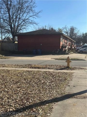 700 N 12TH Street 1-4, Fort Smith, AR 72901