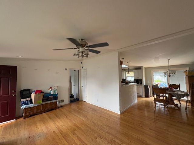 127 Cardinal Lane, Sandwich, IL 60548