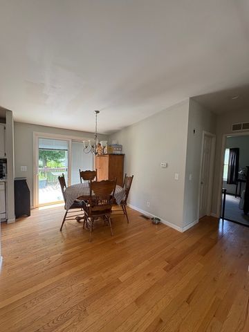 127 Cardinal Lane, Sandwich, IL 60548