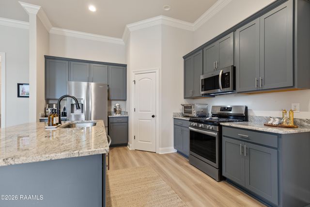 112 Steep Meadows Lane, Lafayette, LA 70506