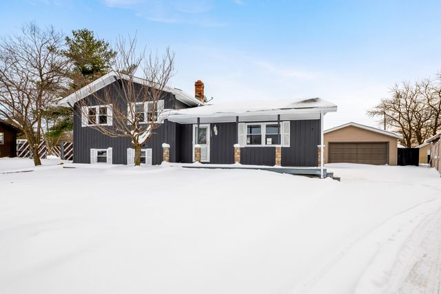 1949 Terri Lane, Schererville, IN 46375