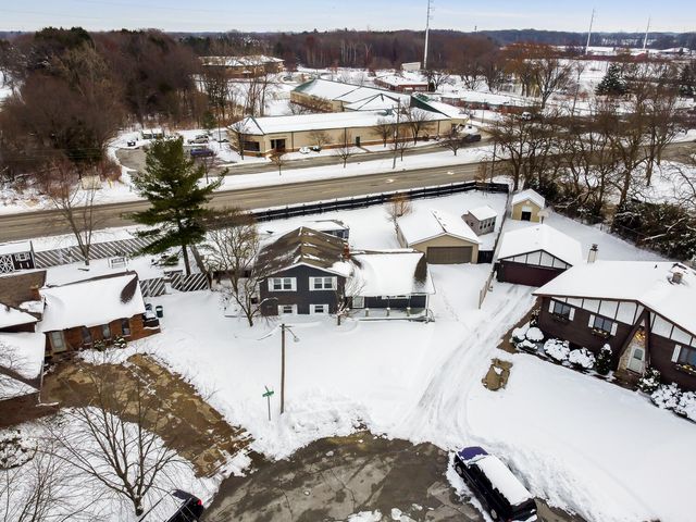 1949 Terri Lane, Schererville, IN 46375