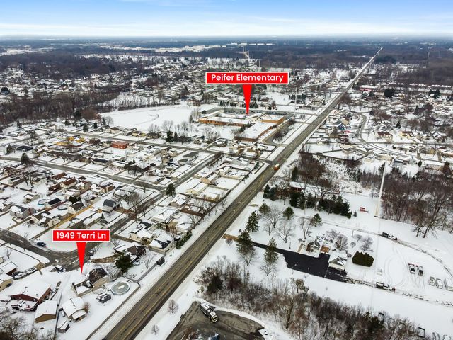 1949 Terri Lane, Schererville, IN 46375