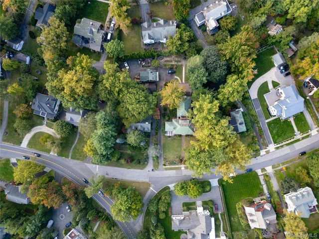 26 Overlook Circle, New Rochelle, NY 10804