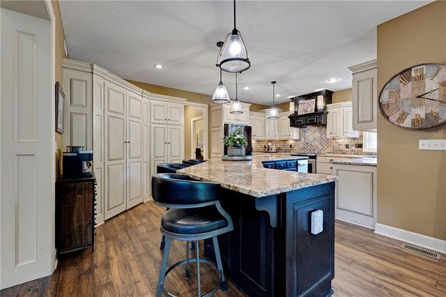 12714 W 49th Terrace, Shawnee, KS 66216